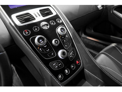 Aston Martin Vanquish 6.0 V12