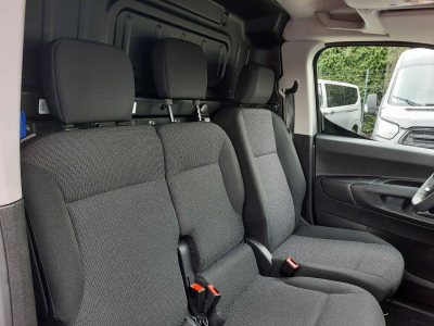 Peugeot Partner L1H1 AT 130 3 Sitzer/Klimaauto/Kamera