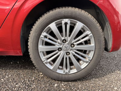 Peugeot 208 1.2 ALLURE 110 S&S