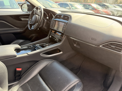 Jaguar F-Pace P250 AWD R sport