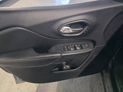 Jeep Cherokee 2.2 MULTIJET 4X4 LIMITED PANO CUIR NAVI