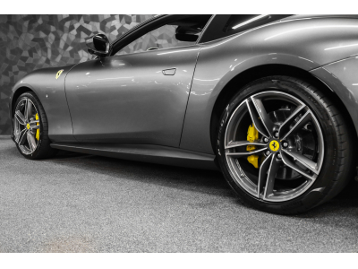 Ferrari Roma V8 - GRIGIO SILVERSTONE / CIOCCOLATO