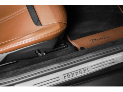 Ferrari Roma V8 - GRIGIO SILVERSTONE / CIOCCOLATO