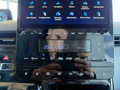 Hyundai Staria 1.6 T-GDI HEV 225 Luxury