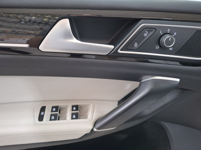 Volkswagen Golf Sportsvan 1.4TSI DSG Highline BlueMotion,1Hand,NAVI,CAMERA,PDC,LEDER,LED,