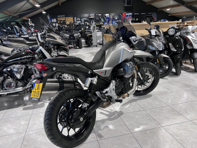 Moto Guzzi V 85 TT  Strada