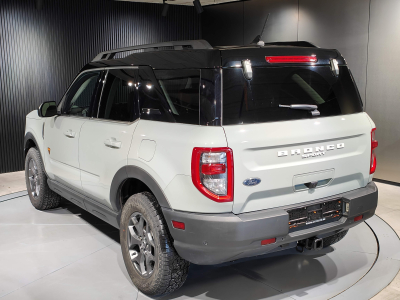 Ford Bronco 2.0 ECOBOOST BADLANDS 4X4 GPS CAMERA B&O TOIT PANO OUV SIEGES ET VOLANT CHAUFF LED