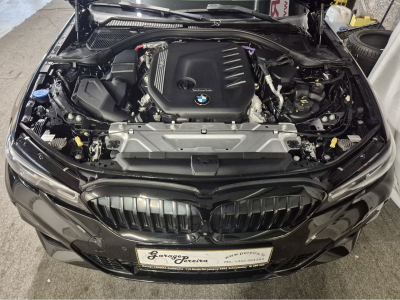 BMW 330 D 6 cyl XDRIVE TOURING M SPORT PAKET HEAD UP CUIR NAVI 1 HAND