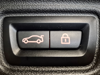 BMW 330 D 6 cyl XDRIVE TOURING M SPORT PAKET HEAD UP CUIR NAVI 1 HAND