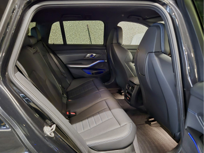 BMW 330 D 6 cyl XDRIVE TOURING M SPORT PAKET HEAD UP CUIR NAVI 1 HAND