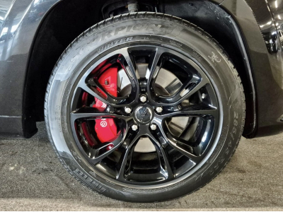 Jeep Grand Cherokee 6.4l V8 HEMI SRT NAVI CUIR PANO 1 HAND