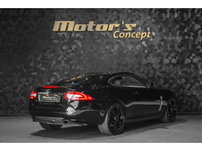 Jaguar XK V8 CÉLÉBRATION ULTIMATE 1/5