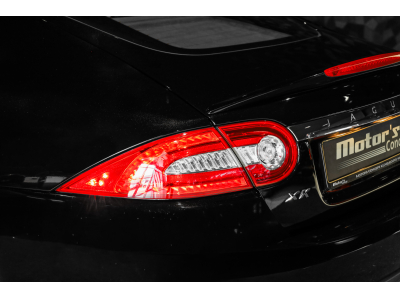 Jaguar XK V8 CÉLÉBRATION ULTIMATE 1/5