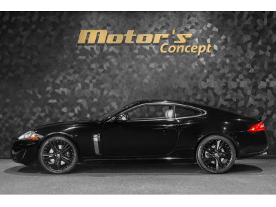 Jaguar XK V8 CÉLÉBRATION ULTIMATE 1/5