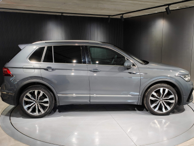 Volkswagen Tiguan 2.0 TDI R LINE GPS CARPLAY CAMERA TOIT PANO OUVRANT SIEGES VOLANTS CHAUFFANTS
