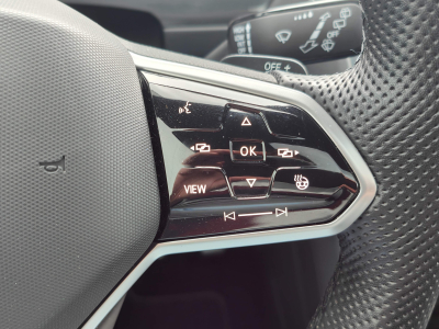 Volkswagen Tiguan 2.0 TDI R LINE GPS CARPLAY CAMERA TOIT PANO OUVRANT SIEGES VOLANTS CHAUFFANTS