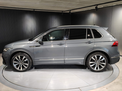 Volkswagen Tiguan 2.0 TDI R LINE GPS CARPLAY CAMERA TOIT PANO OUVRANT SIEGES VOLANTS CHAUFFANTS