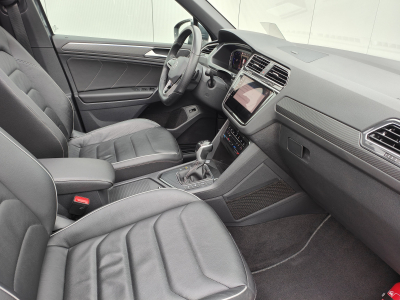 Volkswagen Tiguan 2.0 TDI R LINE GPS CARPLAY CAMERA TOIT PANO OUVRANT SIEGES VOLANTS CHAUFFANTS