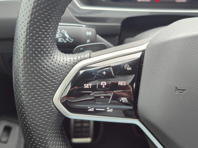 Volkswagen Tiguan 2.0 TDI R LINE GPS CARPLAY CAMERA TOIT PANO OUVRANT SIEGES VOLANTS CHAUFFANTS