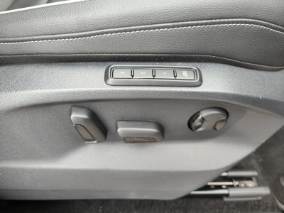 Volkswagen Tiguan 2.0 TDI R LINE GPS CARPLAY CAMERA TOIT PANO OUVRANT SIEGES VOLANTS CHAUFFANTS