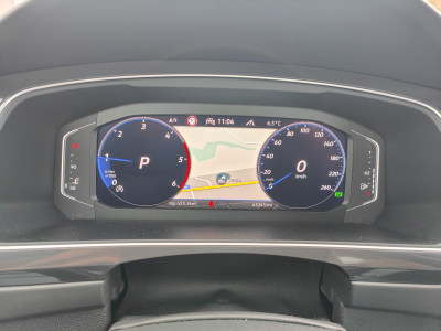 Volkswagen Tiguan 2.0 TDI R LINE GPS CARPLAY CAMERA TOIT PANO OUVRANT SIEGES VOLANTS CHAUFFANTS