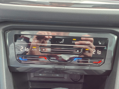 Volkswagen Tiguan 2.0 TDI R LINE GPS CARPLAY CAMERA TOIT PANO OUVRANT SIEGES VOLANTS CHAUFFANTS