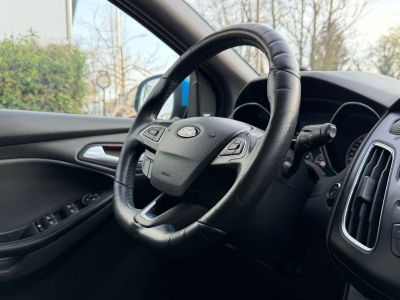 Ford Focus Lim. RS 257 KW/Schalensitze/ALLRAD/