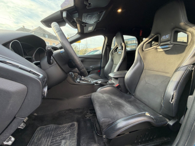 Ford Focus Lim. RS 257 KW/Schalensitze/ALLRAD/