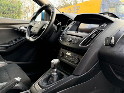 Ford Focus Lim. RS 257 KW/Schalensitze/ALLRAD/