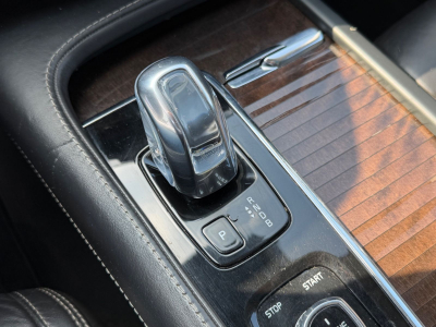 Volvo XC90 XC 90 XC90 Momentum Plug-In Hybrid AWD/ 7xSitzer