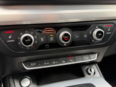 Audi Q5 quattro S-LINE/HYBRIED/HEADUP/