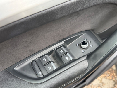 Audi Q5 quattro S-LINE/HYBRIED/HEADUP/