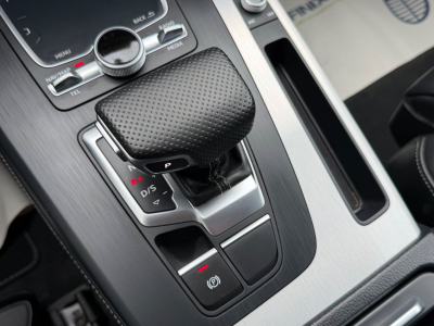 Audi Q5 quattro S-LINE/HYBRIED/HEADUP/