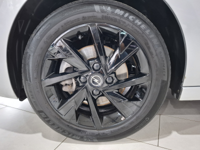 Opel Corsa 1.2 TURBO 101 GS, LED, VIRTUAL, KAMERA, CARPLAY,TEMPO, CUIR