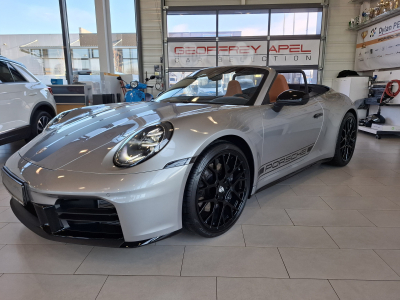 Porsche 992 FACELIFT CARRERA CABRIO PACK CHRONO BOSE CUIR NAVI 1 HAND 360°