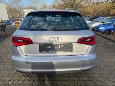Audi A3 AUDI A3 NAVI XENON MFL TEMPOMAT BII XENON