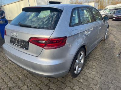 Audi A3 AUDI A3 NAVI XENON MFL TEMPOMAT BII XENON
