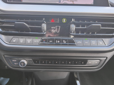 BMW 120 120iA SDRIVE PACK M GPS CARPLAY SIEGES CHAUFFANTS ECLAIRAGE AMB