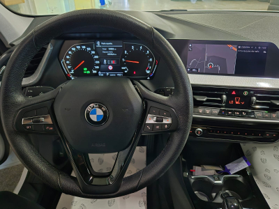 BMW 118 i AUTO  LED NAVI