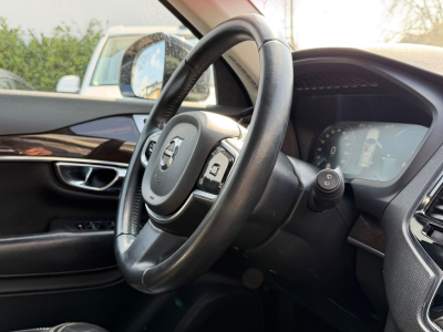 Volvo XC90 XC 90 XC90 Momentum Plug-In Hybrid AWD/ 7xSitzer