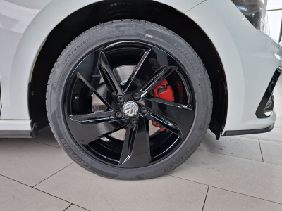 Volkswagen Polo GTI 2.0 GTI 200 DSG,1 HAND, NAVI, KEYLESS, CARPLAY,