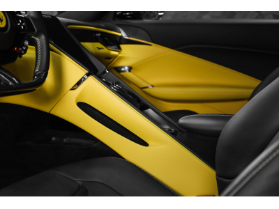 Ferrari Roma V8 - BLU POZZI / GIALLO