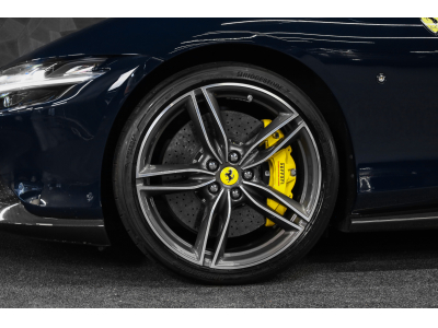 Ferrari Roma V8 - BLU POZZI / GIALLO