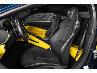 Ferrari Roma V8 - BLU POZZI / GIALLO