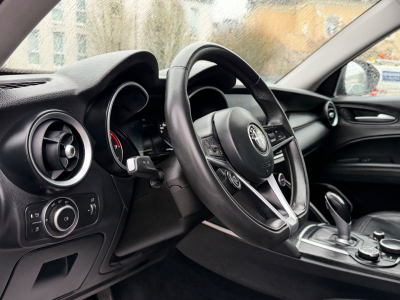 Alfa Romeo Stelvio Super Q4 206 KW/LEDER/
