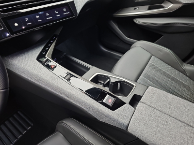 Peugeot 3008 1.2 Hybrid 145 E-DSC6 GT