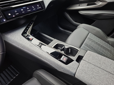 Peugeot 3008 1.2 Hybrid 145 E-DSC6 GT