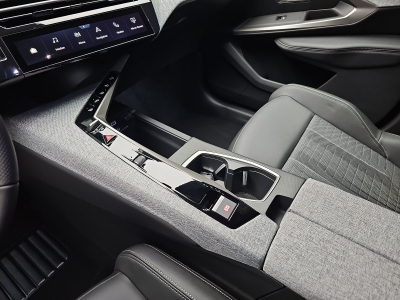 Peugeot 3008 1.2 Hybrid 145 E-DSC6 GT