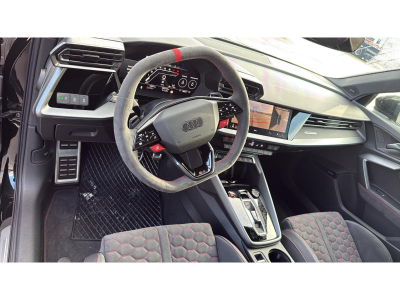 Audi RS3 Sportback 2.5 TFSI quattro/Pano/19//360°/SONO/MATRIX