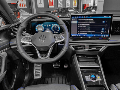 Volkswagen Tiguan Tiguan 2.0 TDI/DSG/4Motion R-Line/ AHK/Pano/360°/Leder/VOLL